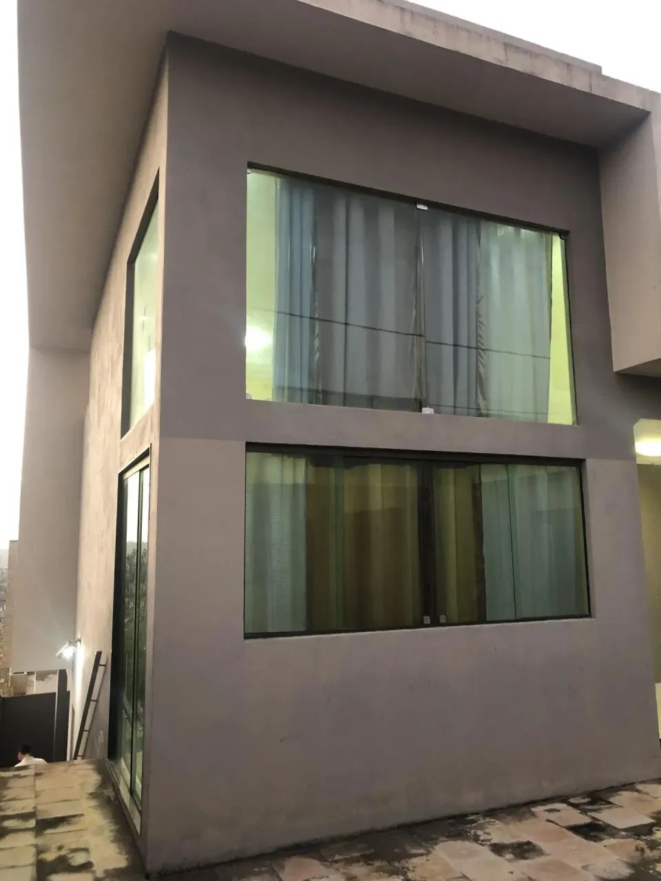 Lindo imóvel de esquina com 140m2