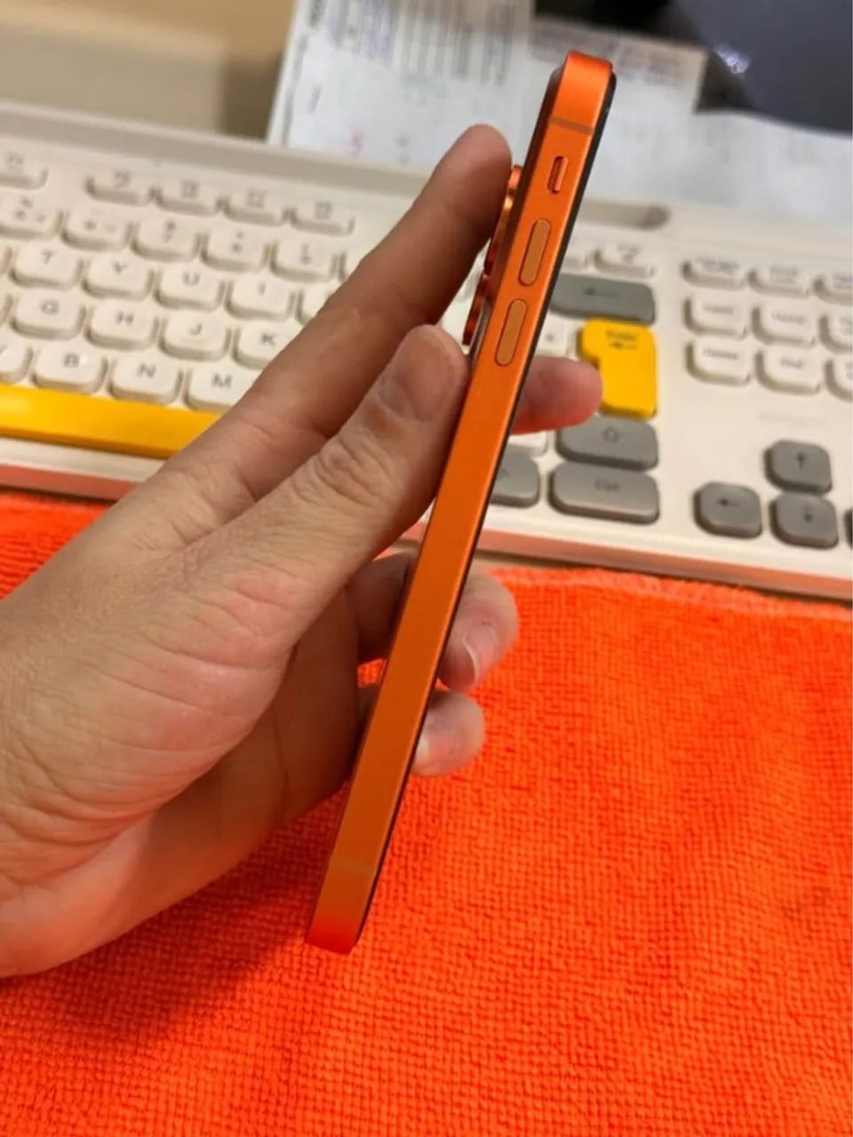 Troco Iphone Xr Montado no 17 Pro em Android - Foto 3