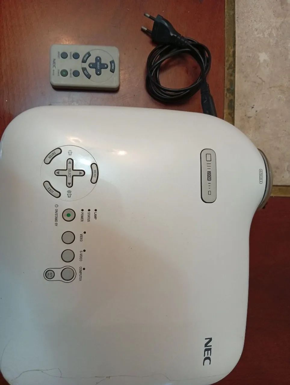 Projetor NEC VT47 + Telão de Brinde - Foto 3