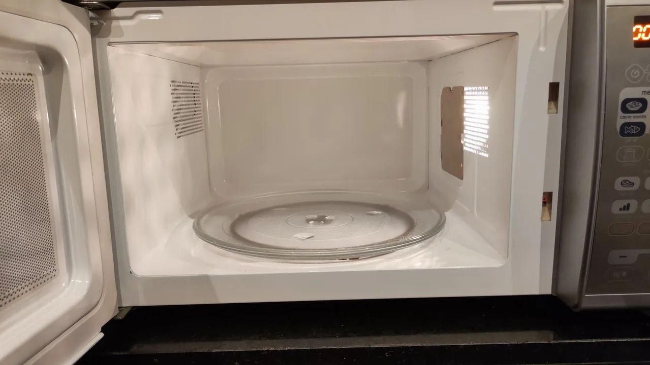 Microondas Brastemp 30 litros  - Foto 3