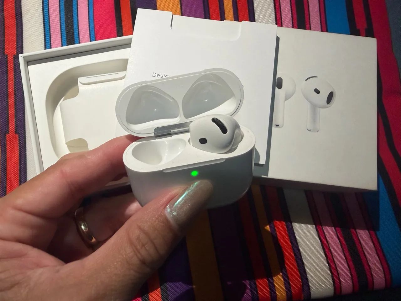 AirPods 4 (só lado direito)