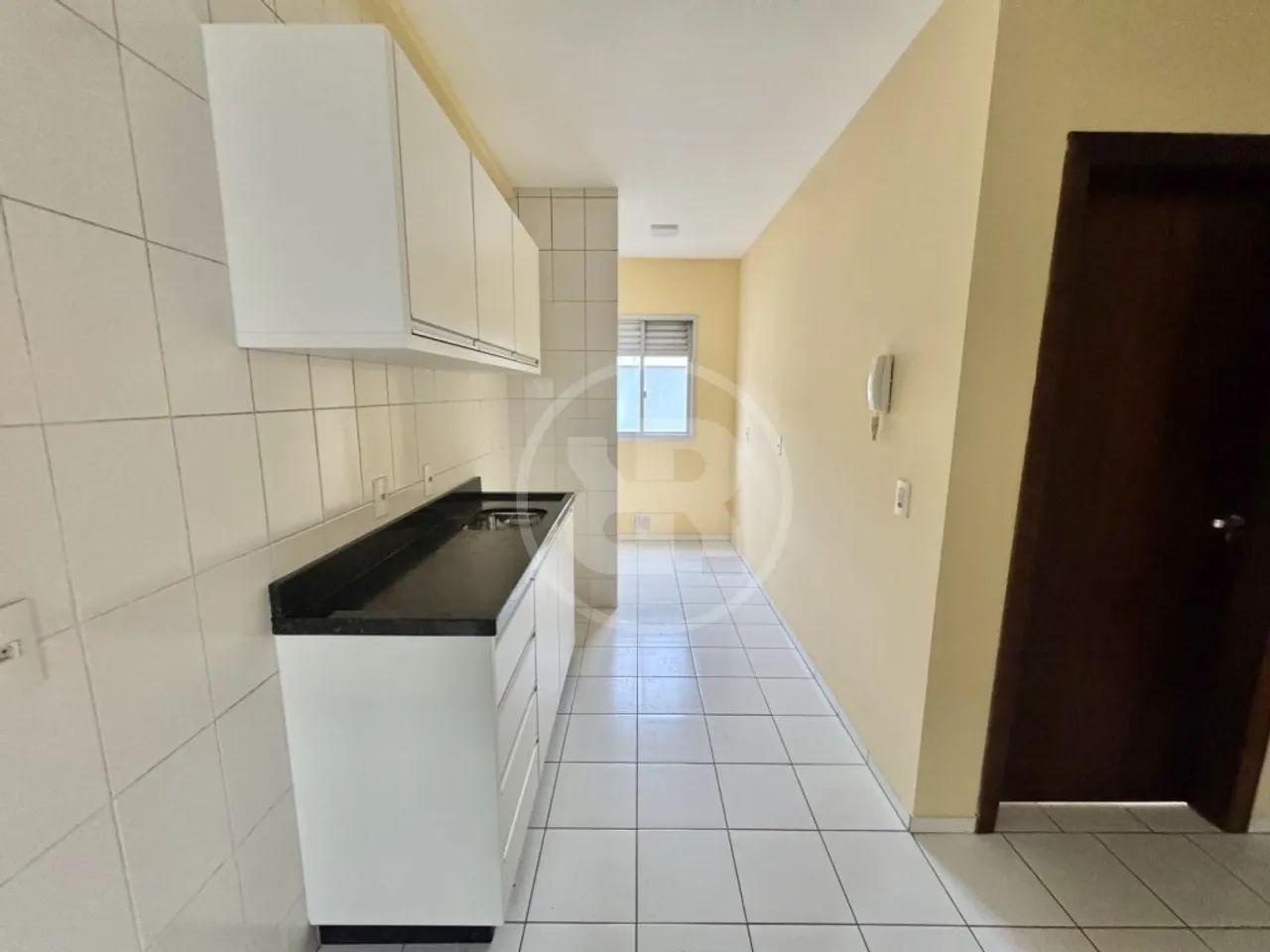 Apartamento Semimobiliado de 1 dormitório com sacada para Alugar na Vila Nova em Blumenau/ - Foto 2