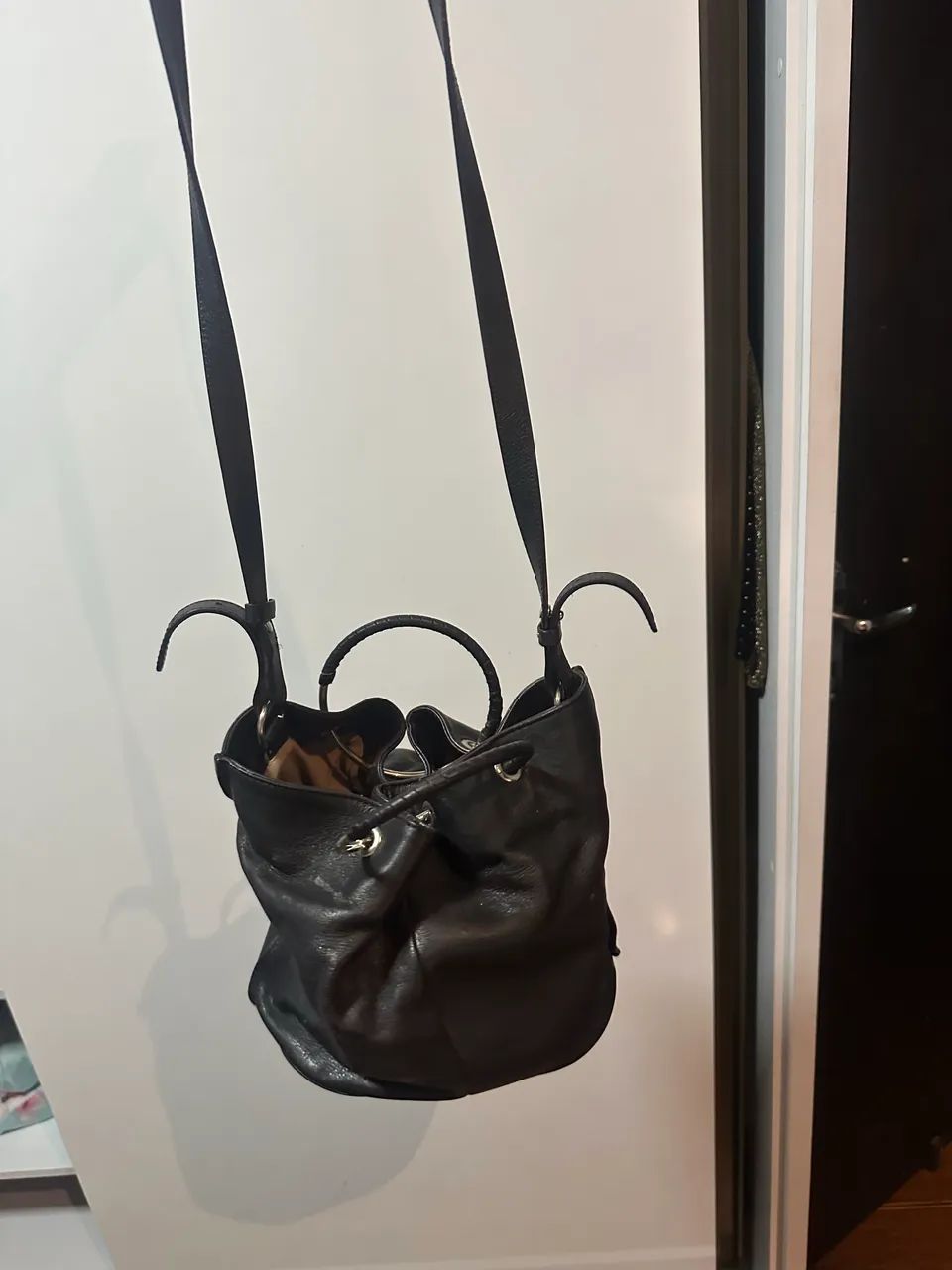 Bolsa Arrezo preta 100% couro  - Foto 4