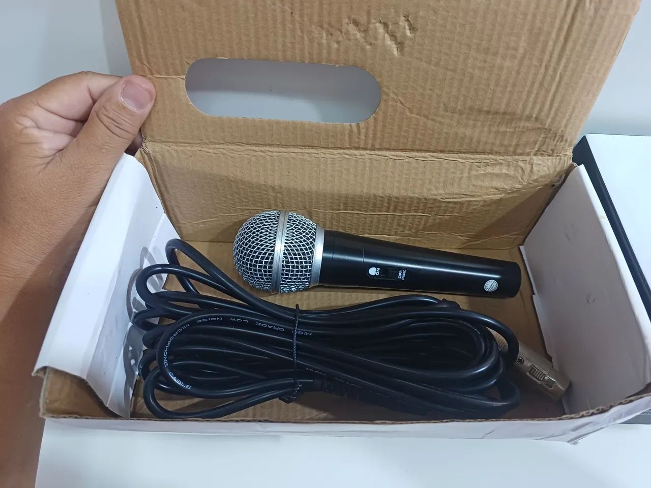 Microfone com fio