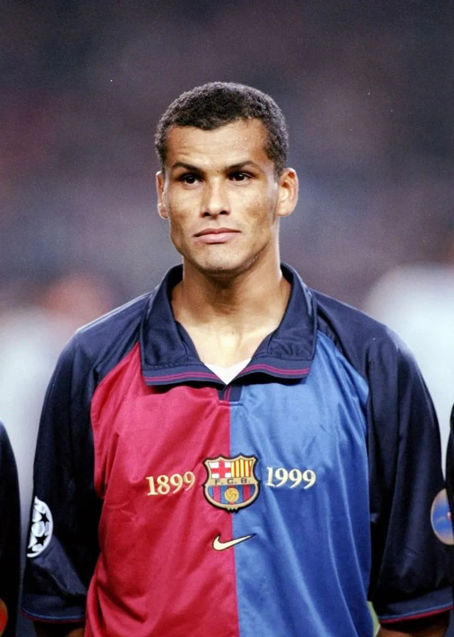 Camisa Retrô Importada Barcelona Centenário 1999 RIVALDO 11 - Foto 4