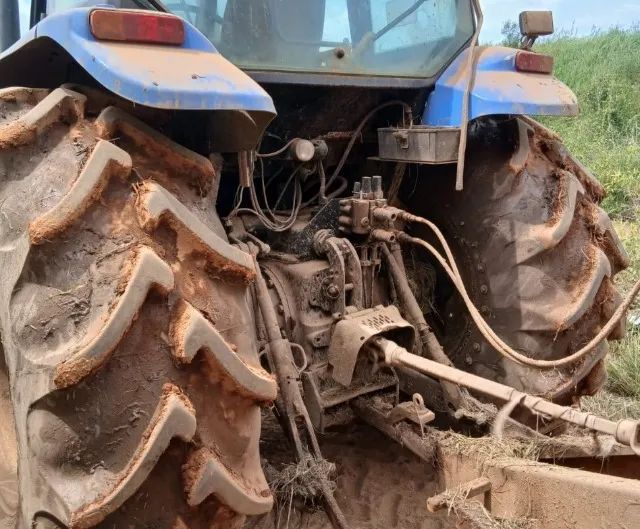 Trator New Holland TS6020 - Foto 4