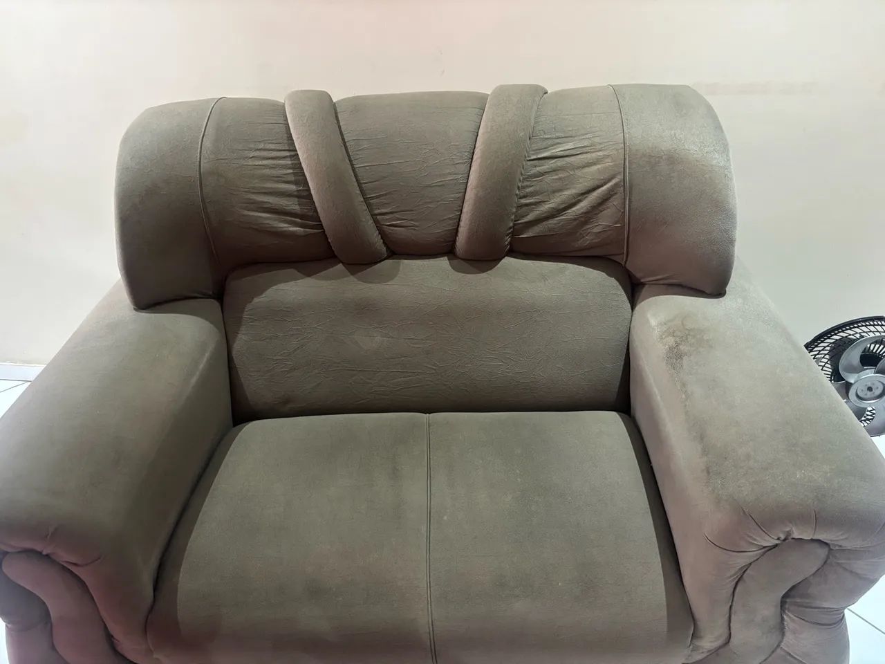 VENDEM-SE 3 SOFÁS  EM PERFEITO ESTADO! - Foto 3