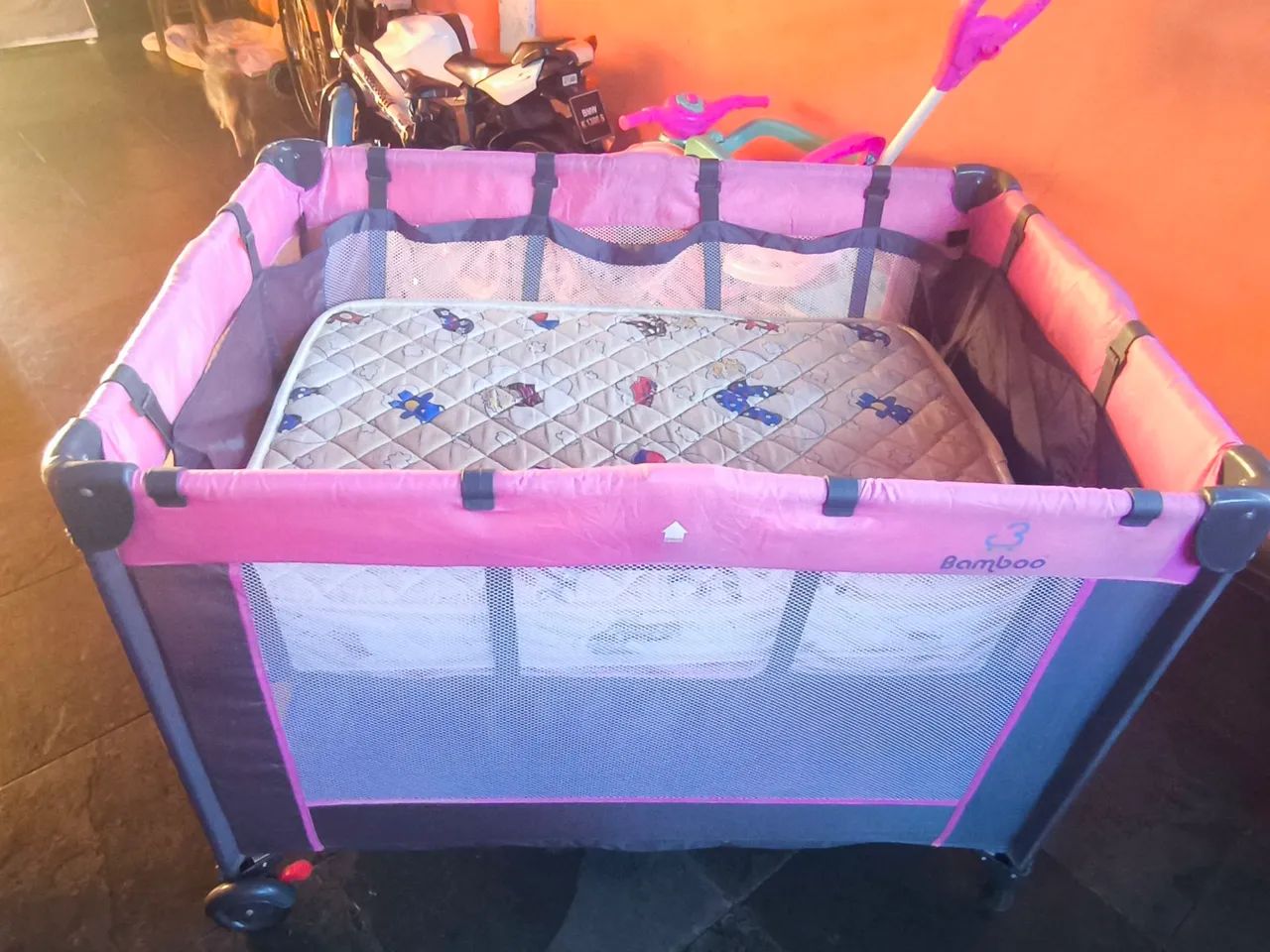 Vende chiqueirinho com colchão  - Foto 2