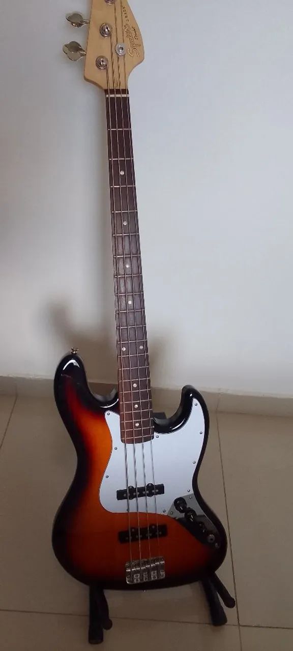 Baixo Squier Jazz Bass  Affinity 