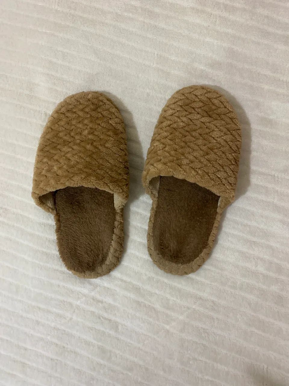 pantufas marrom, tamanho 35