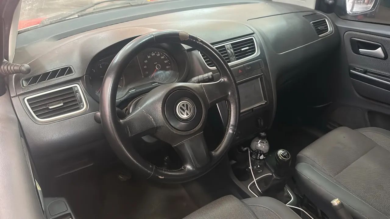 Volkswagen Fox Fox 1.0 Mi Total Flex 8V 3p 2012
