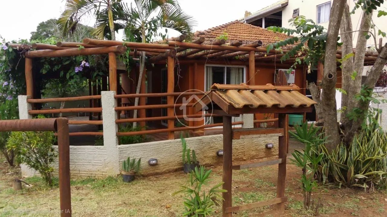 CASA ESQUINA PRAÇA - PIRAPUTANGA MS