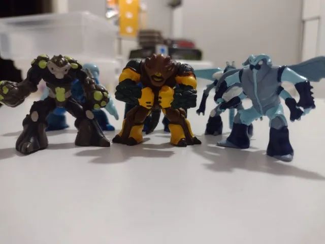 lote com seis gormitis variados originais giochi preziose - Foto 5
