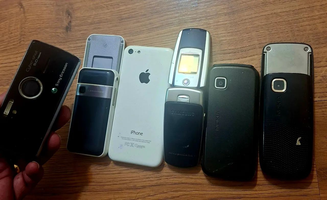 Coleção de celulares antigo - Foto 2