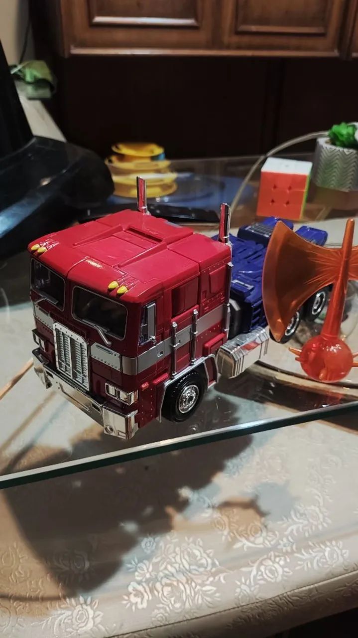 Transformers MP 10 KO Oversized Optimus Prime e MP 21 KO Oversized Bumblebee - Foto 2
