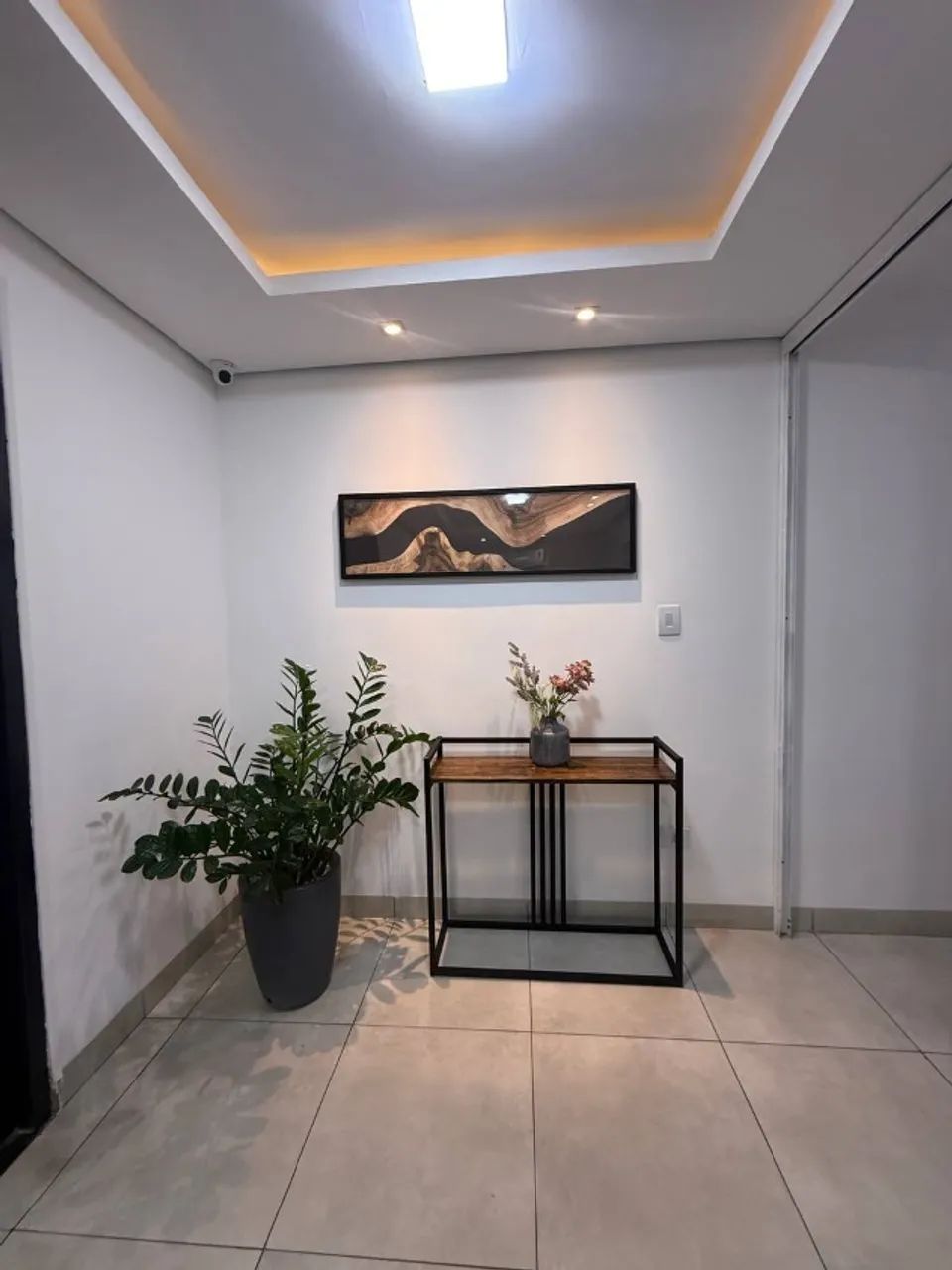 Sala mobiliada com internet, ar condicionado e multifuncional. Tudo incluso. - Foto 2
