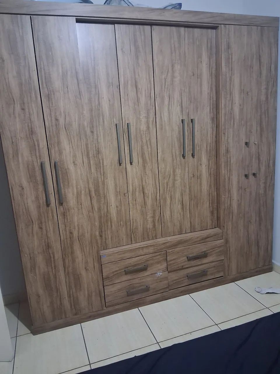 Vende-se guarda roupa 