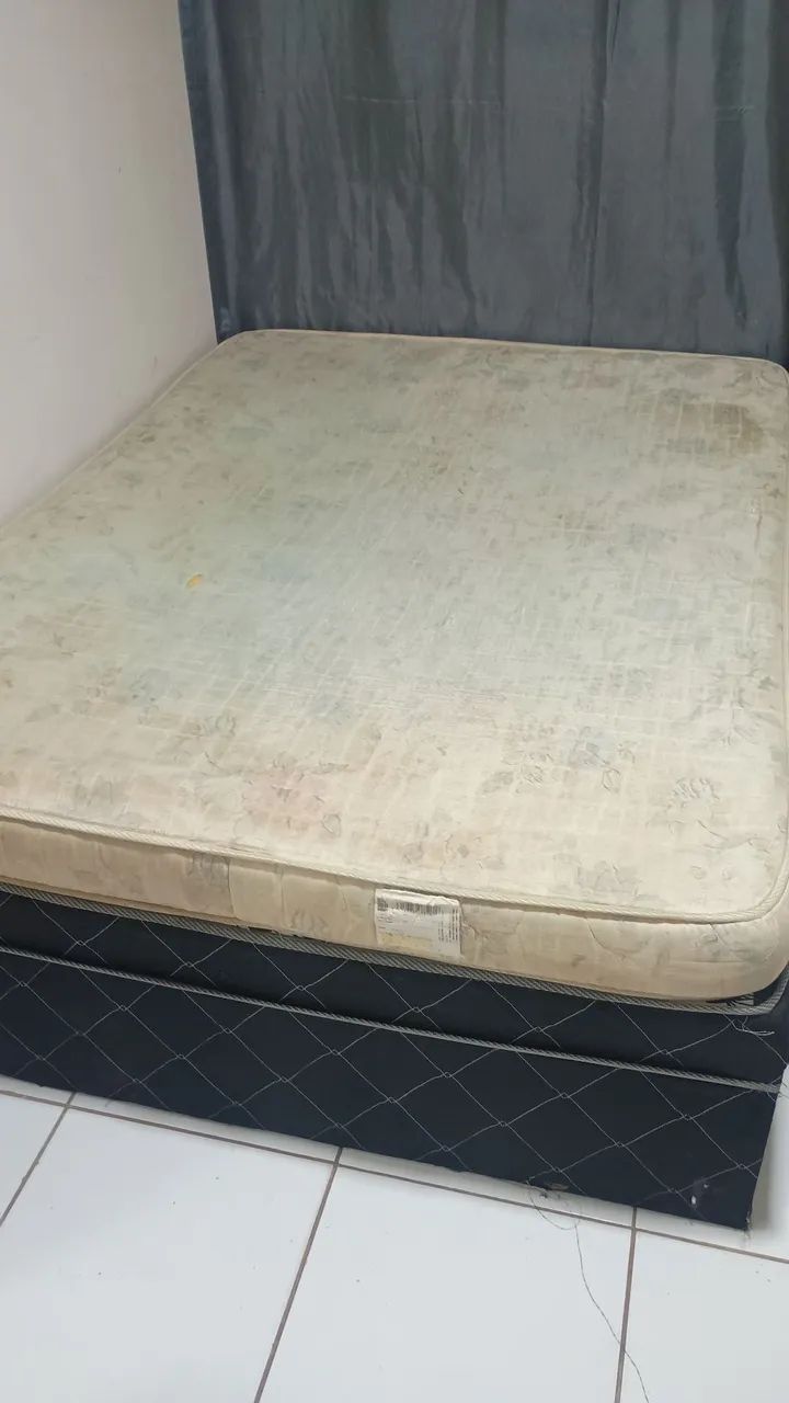Cama usada, tem a base e o colchão  - Foto 2