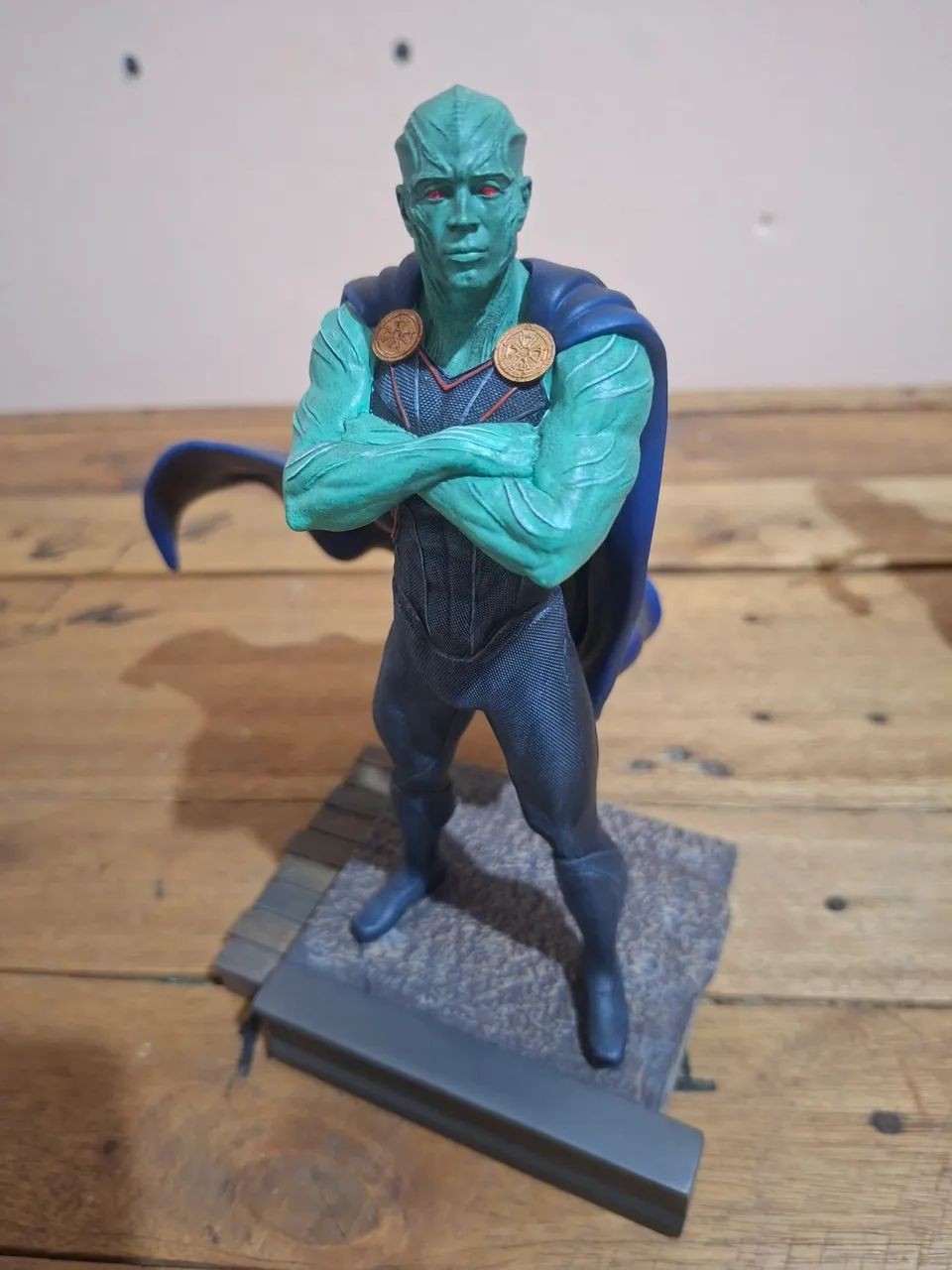 MARTIAN MANHUNTER Iron Studios  - Foto 2