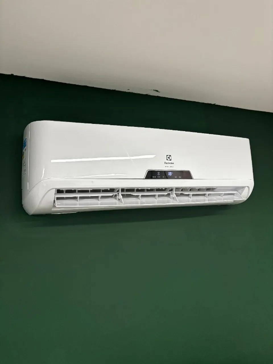 Ar-condicionado Electrolux 22000 BTUs