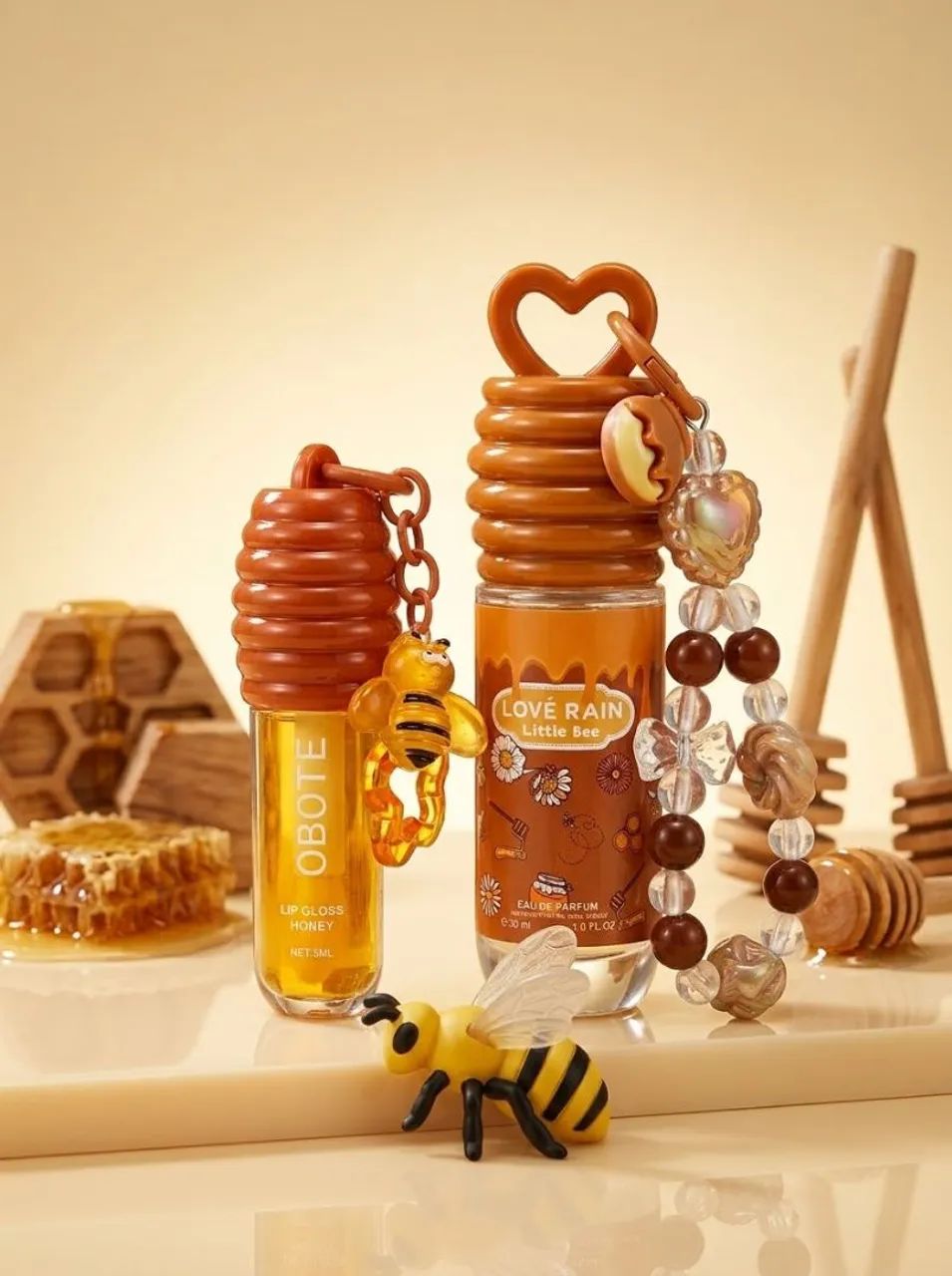 Kit Perfume Love Rain Little Bee + Gloss de brinde.