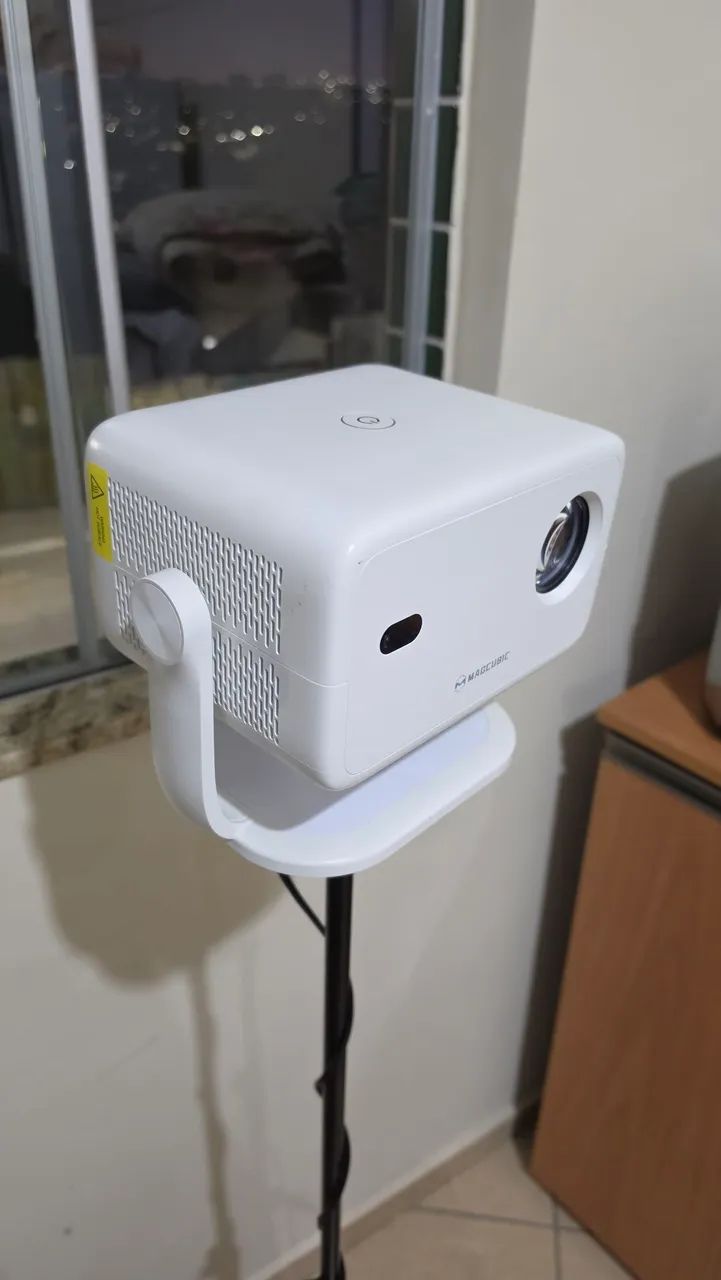 Projetor magcubic l018 com tripé + caixa de som bluetooth sumay 60w - Foto 2