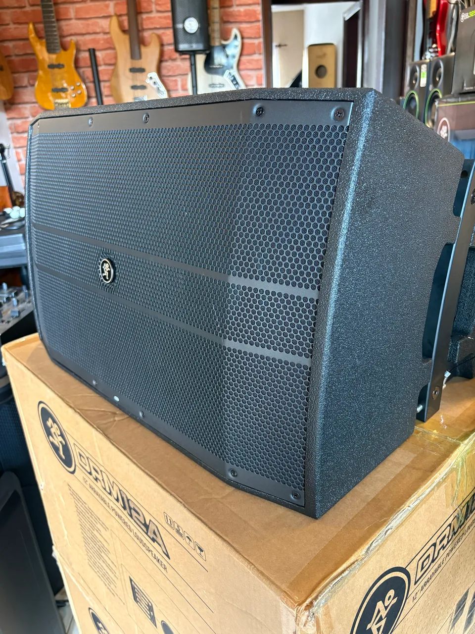 DRM12A 12" 2000W POWERED LINE ARRAY LOUDSPEAKER - Foto 4