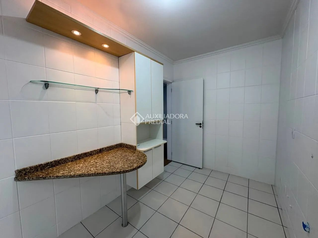 Apartamento totalmente reformado para locação no Estreito - Foto 3