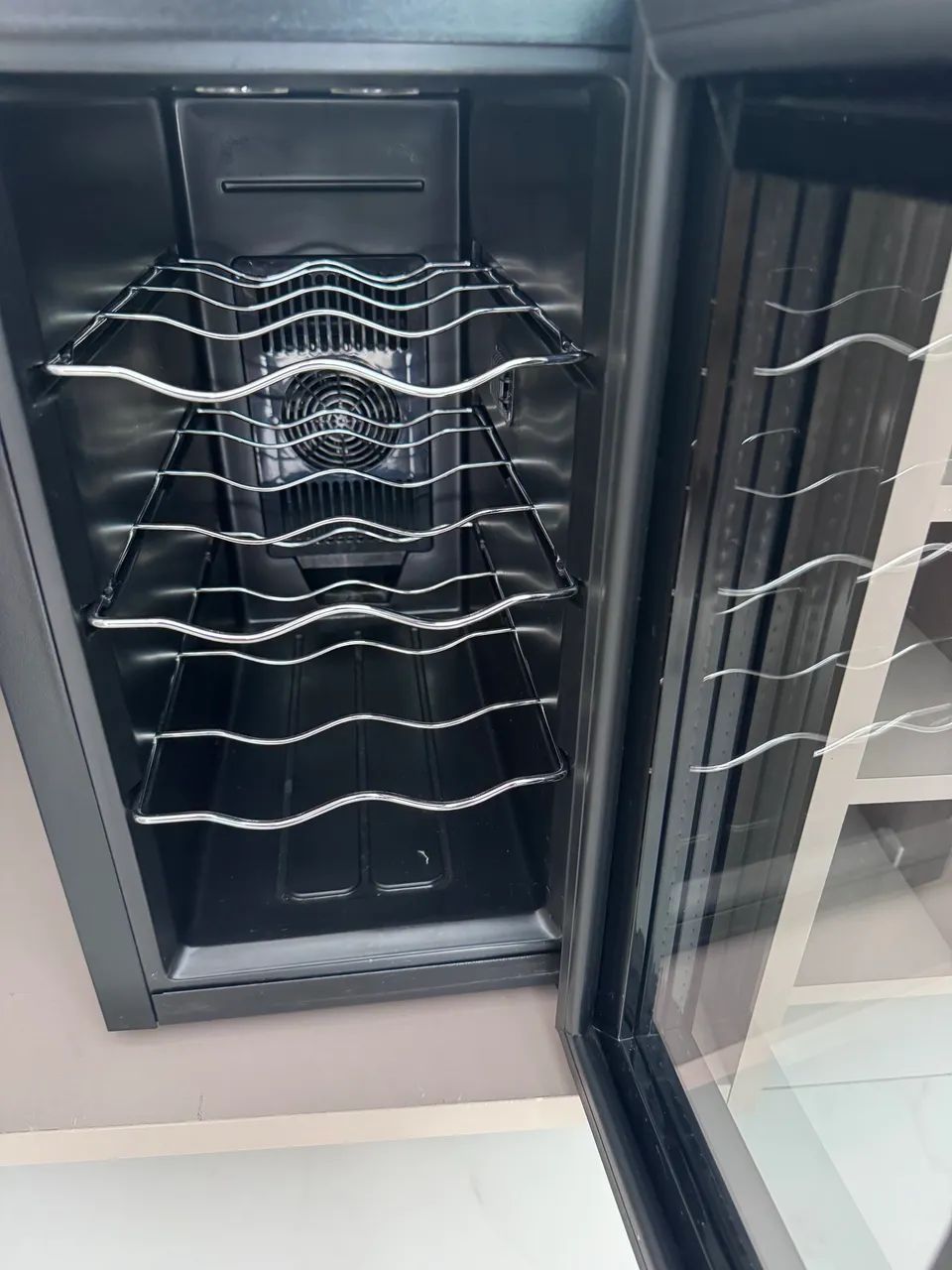 Adega Vinhos 8 Garrafas Philco