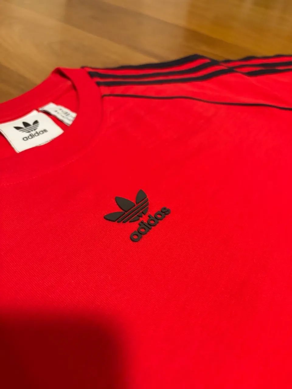Camiseta Adidas retrô  - Foto 3
