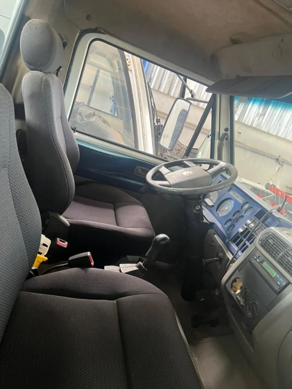 [VENDO] VW 17.180 (2012) + Cesto Aéreo Duplo GUITON 18m (Isolado 69kV) - Foto 8