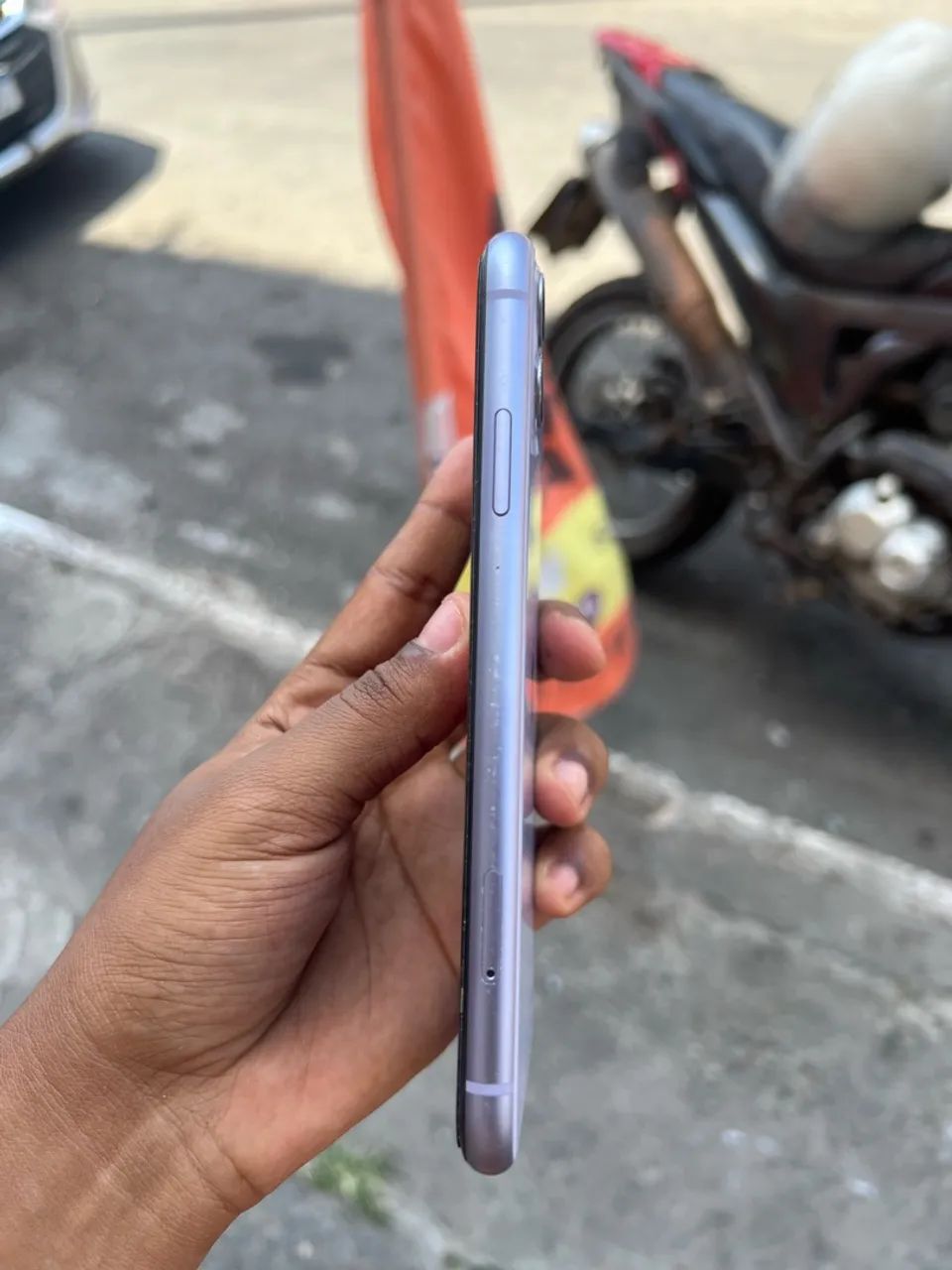 VENDO IPHONE 11 LILÁS  - Foto 3