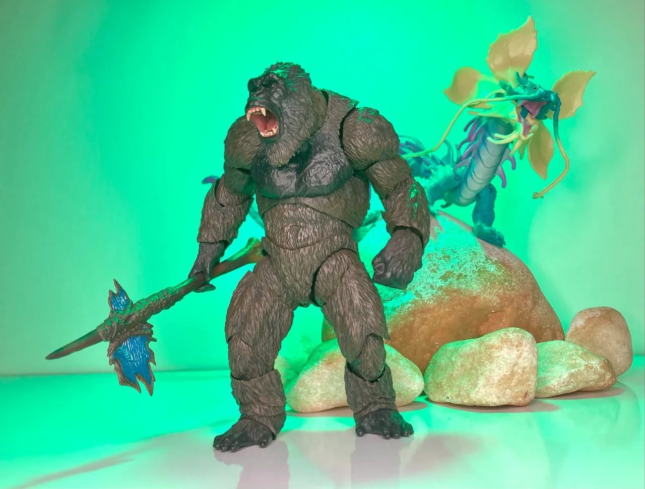 Kong Sh Monsterarts e Tiamat playmates