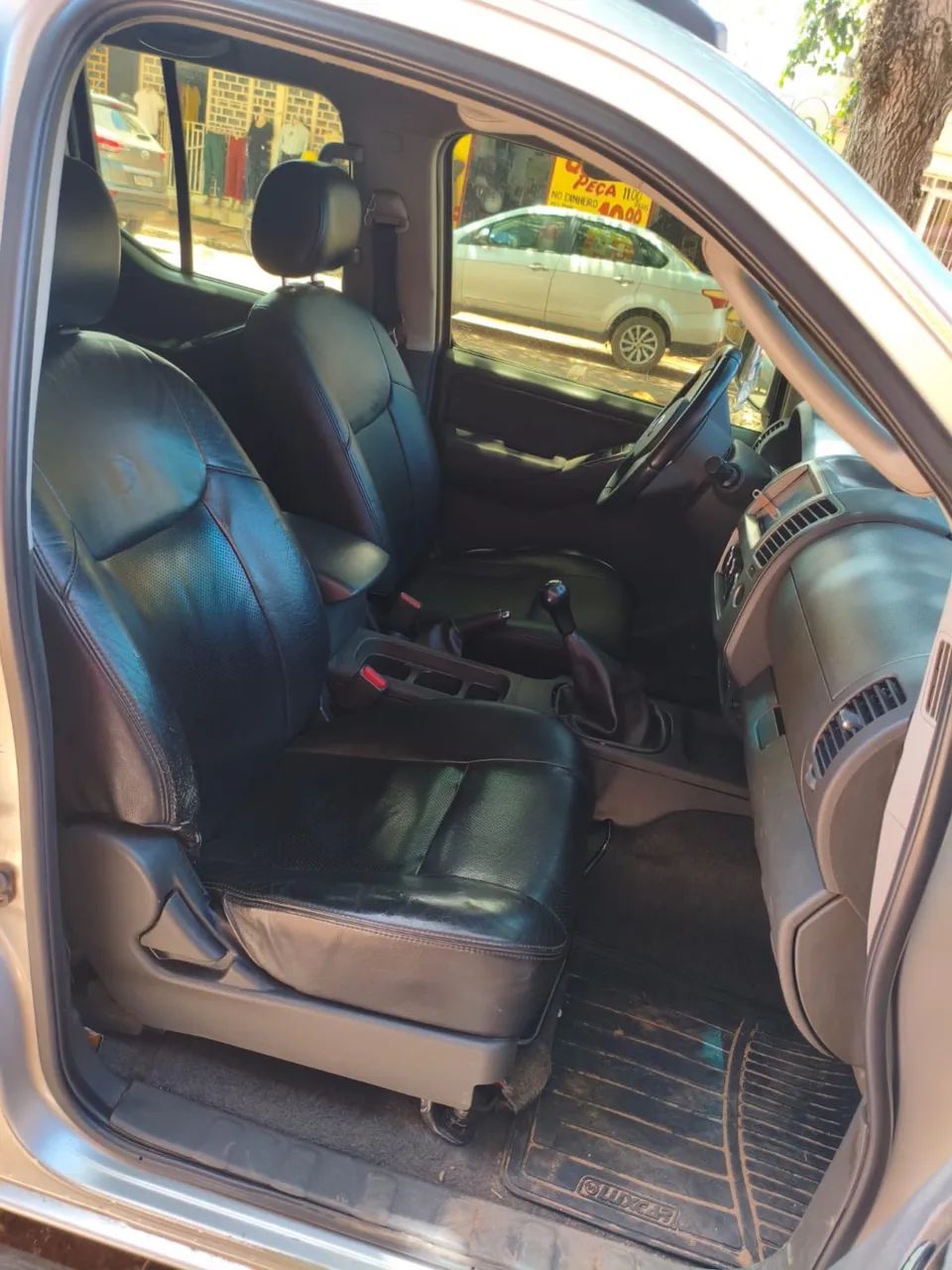 Nissan Frontier SV Attack CD 4X2 2.5 TB Diesel 2014 - Foto 4