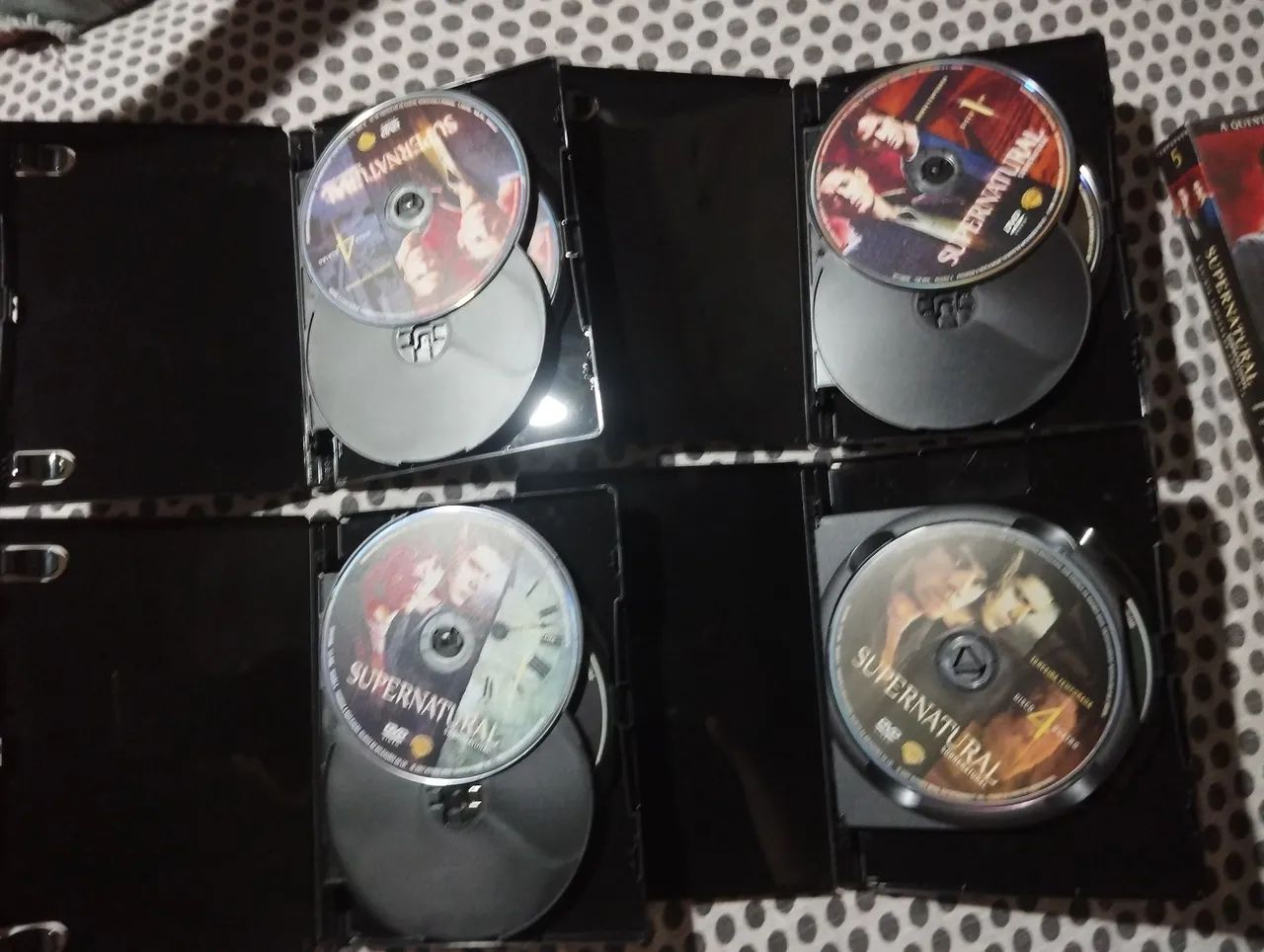 Box dvd supernatural  - Foto 2