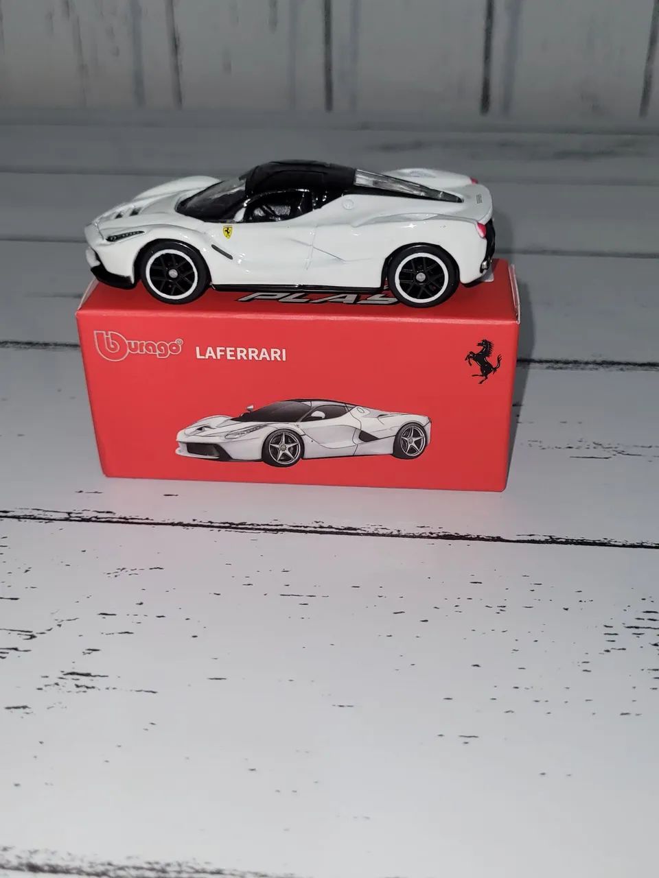 Miniatura  Ferrari  1/64 - Foto 5