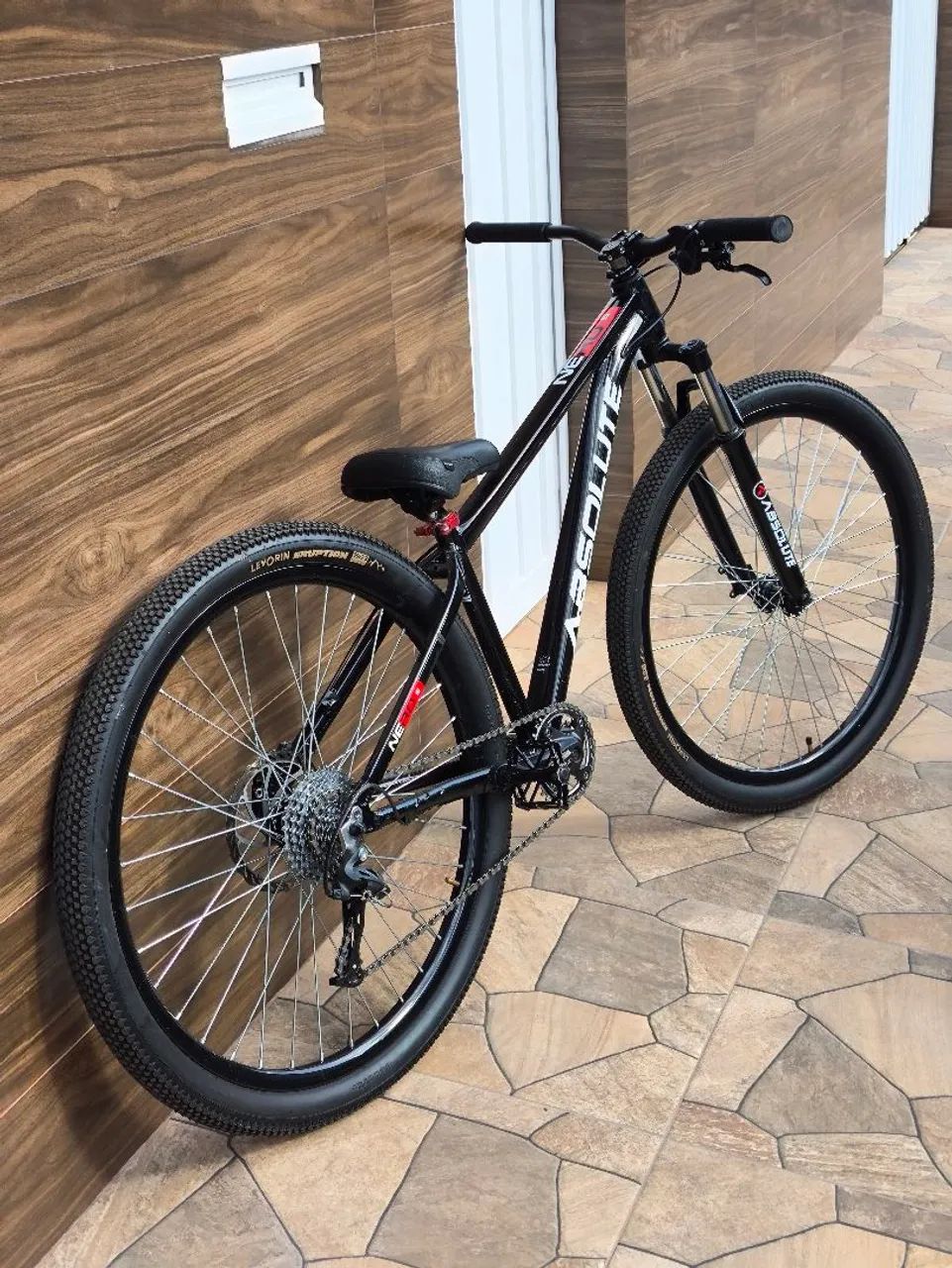 Bicicleta aro 29 só tá sem freio - Foto 2