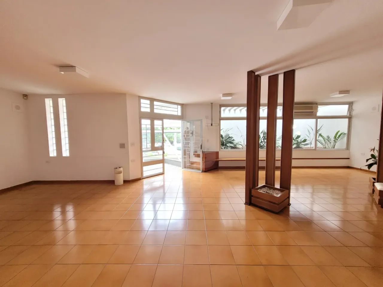 Prédio comercial para locação no bairro Centro - Foto 4