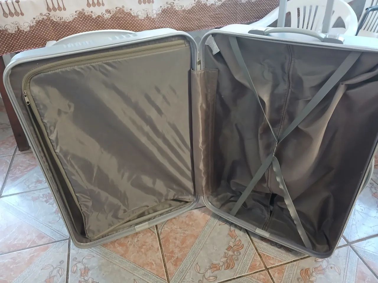 Mala de 33kg prata de 4 rodas rígida  - Foto 5