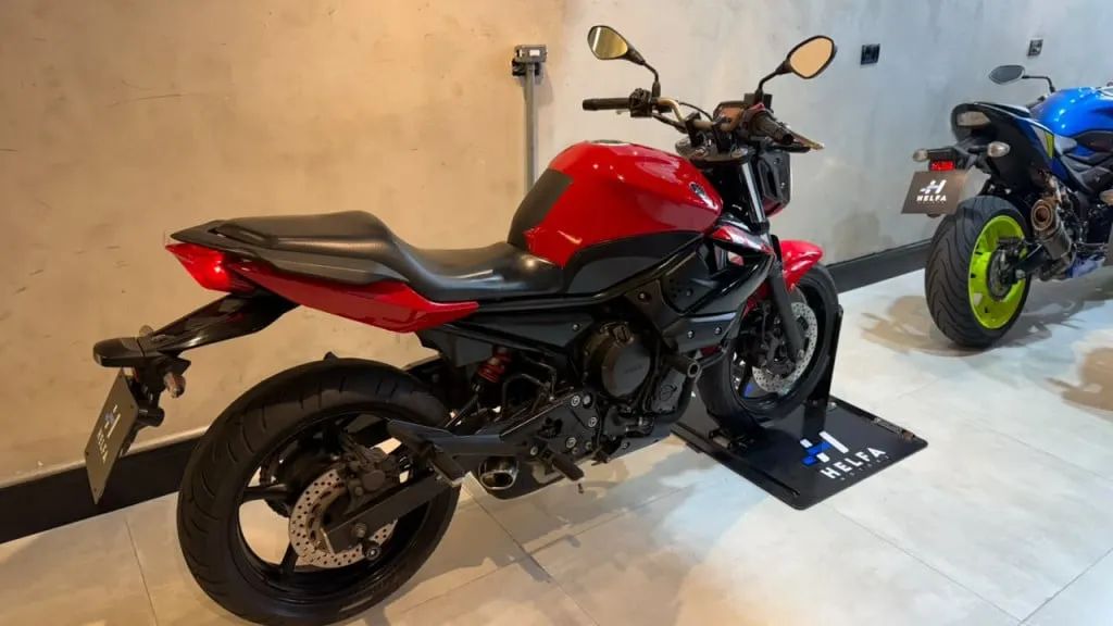 Yamaha XJ6 N - Foto 3