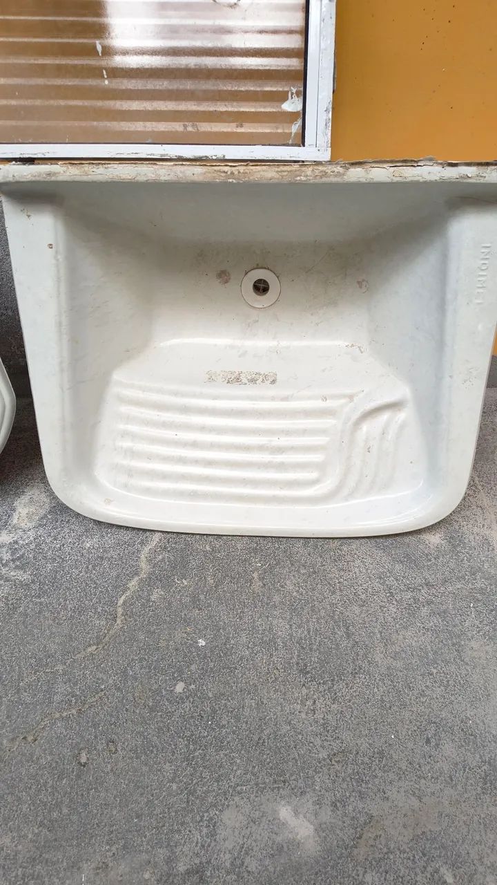 Pia, tanque e janela  - Foto 2