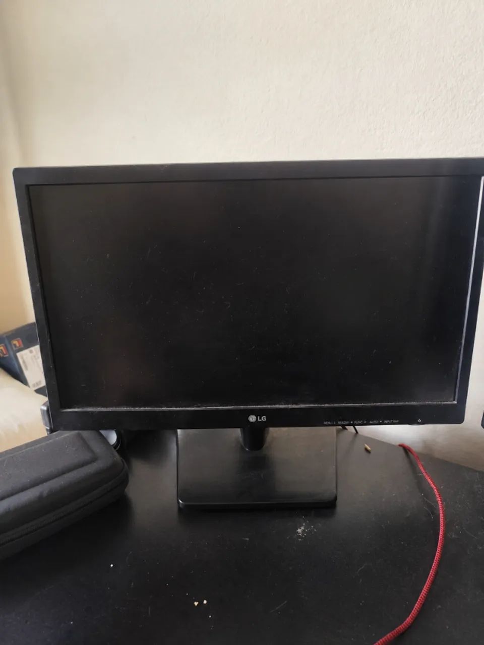 MONITOR LG - 19,5" - Entrada VGA (D-Sub)
