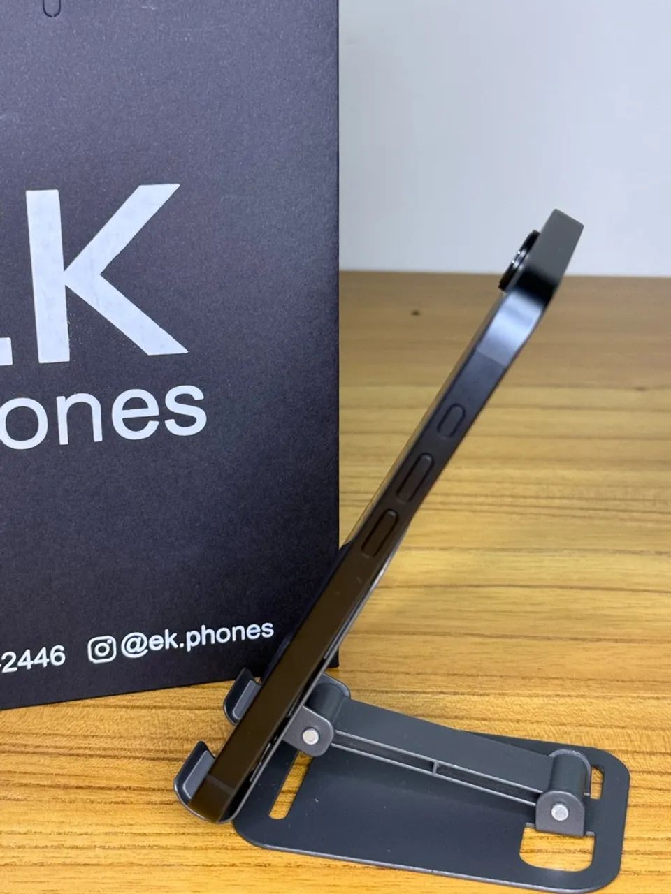 iPhone 16e 128Gb - Apenas 5 ciclos - Foto 3