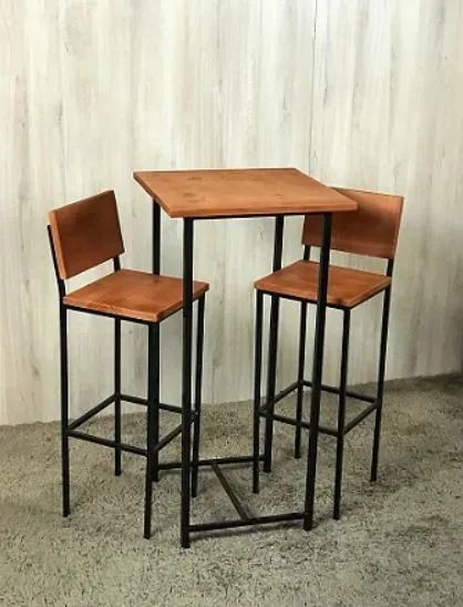 Mesa e banqueta