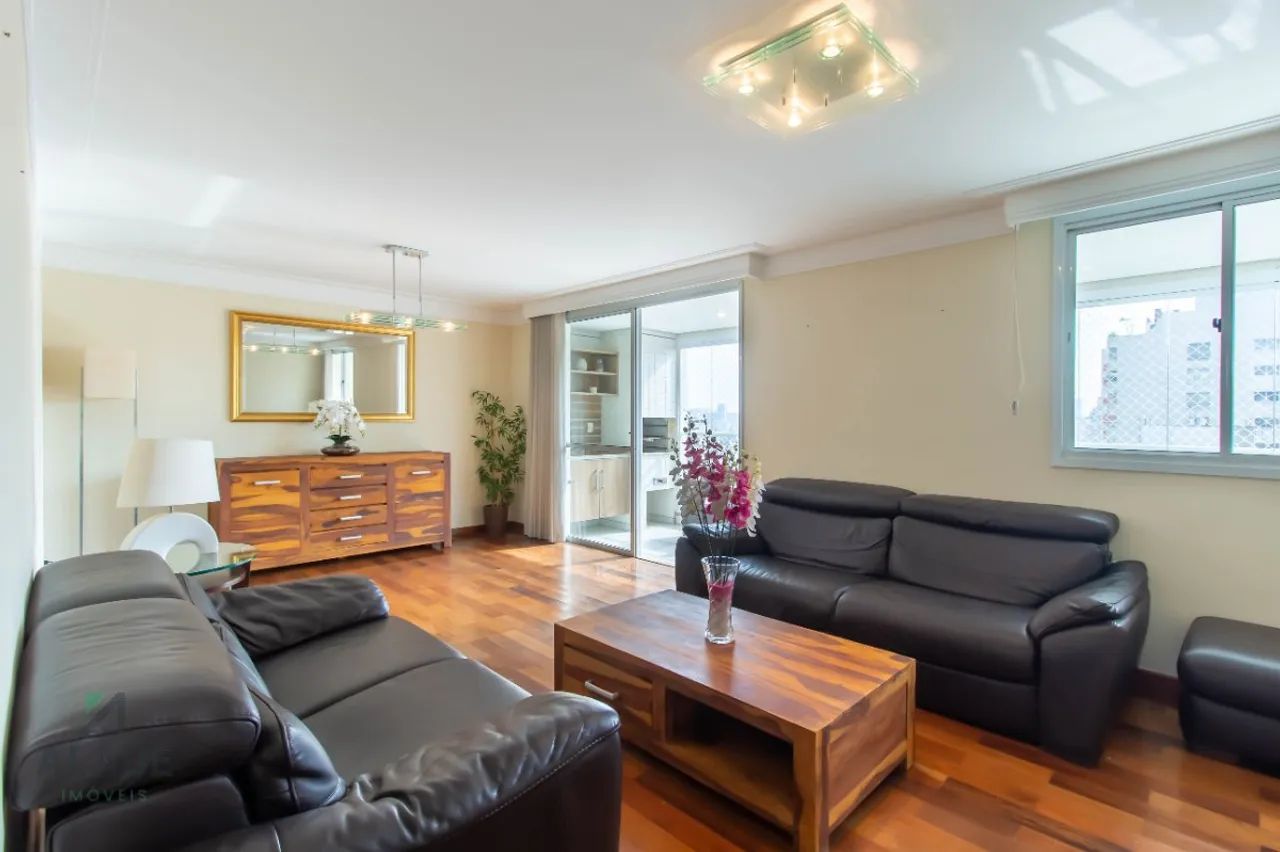Apartamento para venda em Moema com 4 quartos, sendo 3 suítes, 143m²