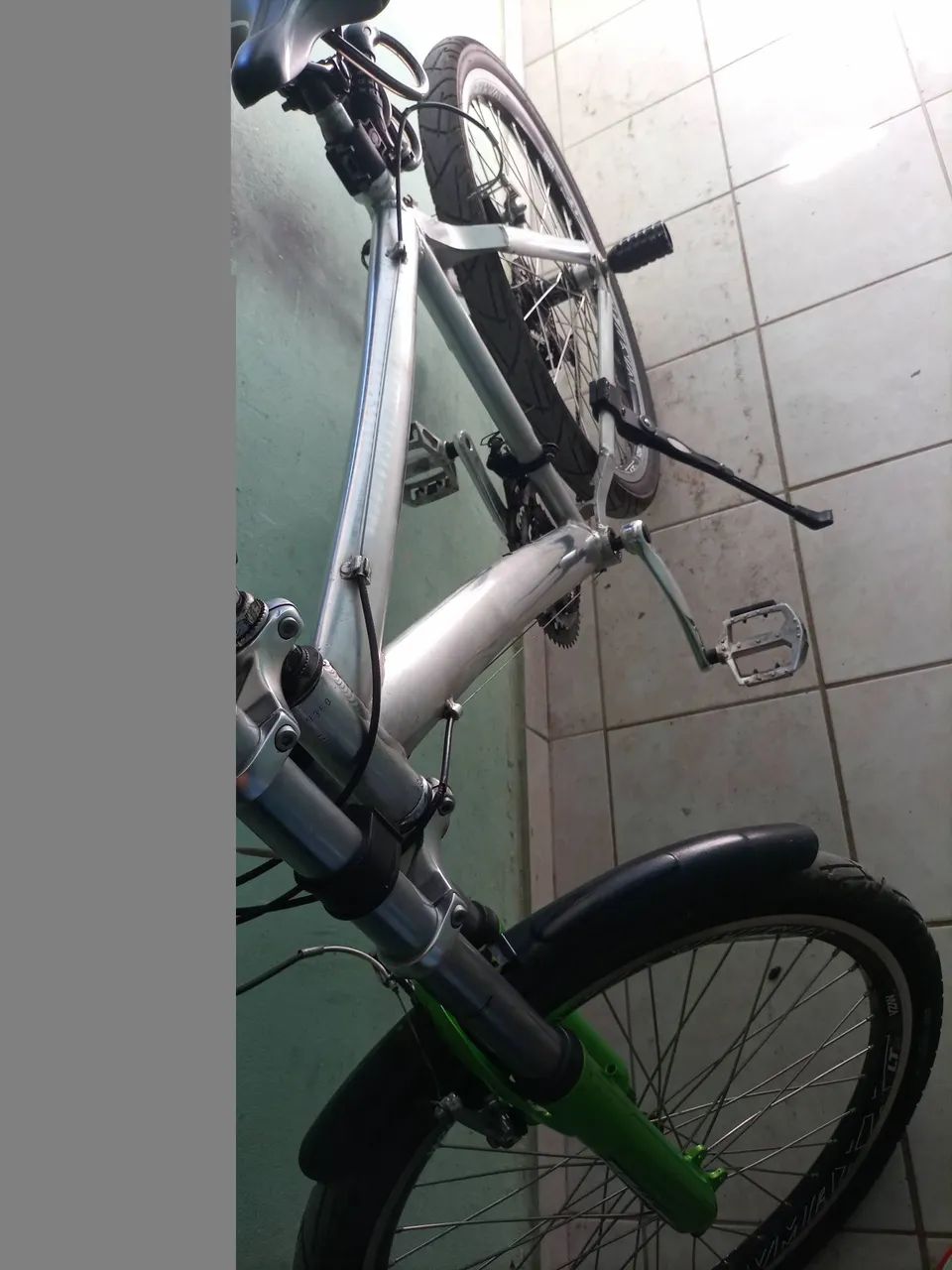 Bicicleta alumínio aro 26  - Foto 2
