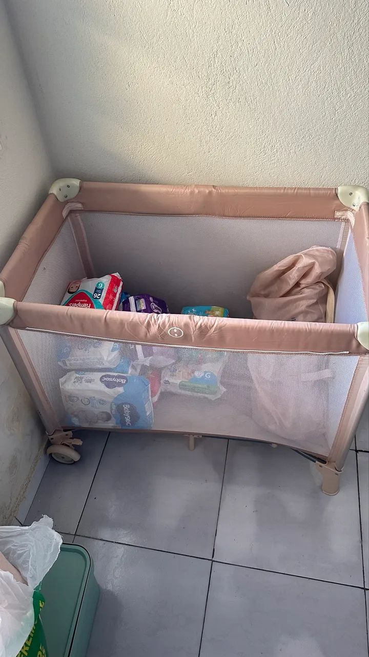 Vendo bebê conforto, chiqueirinho e fraldas  - Foto 4