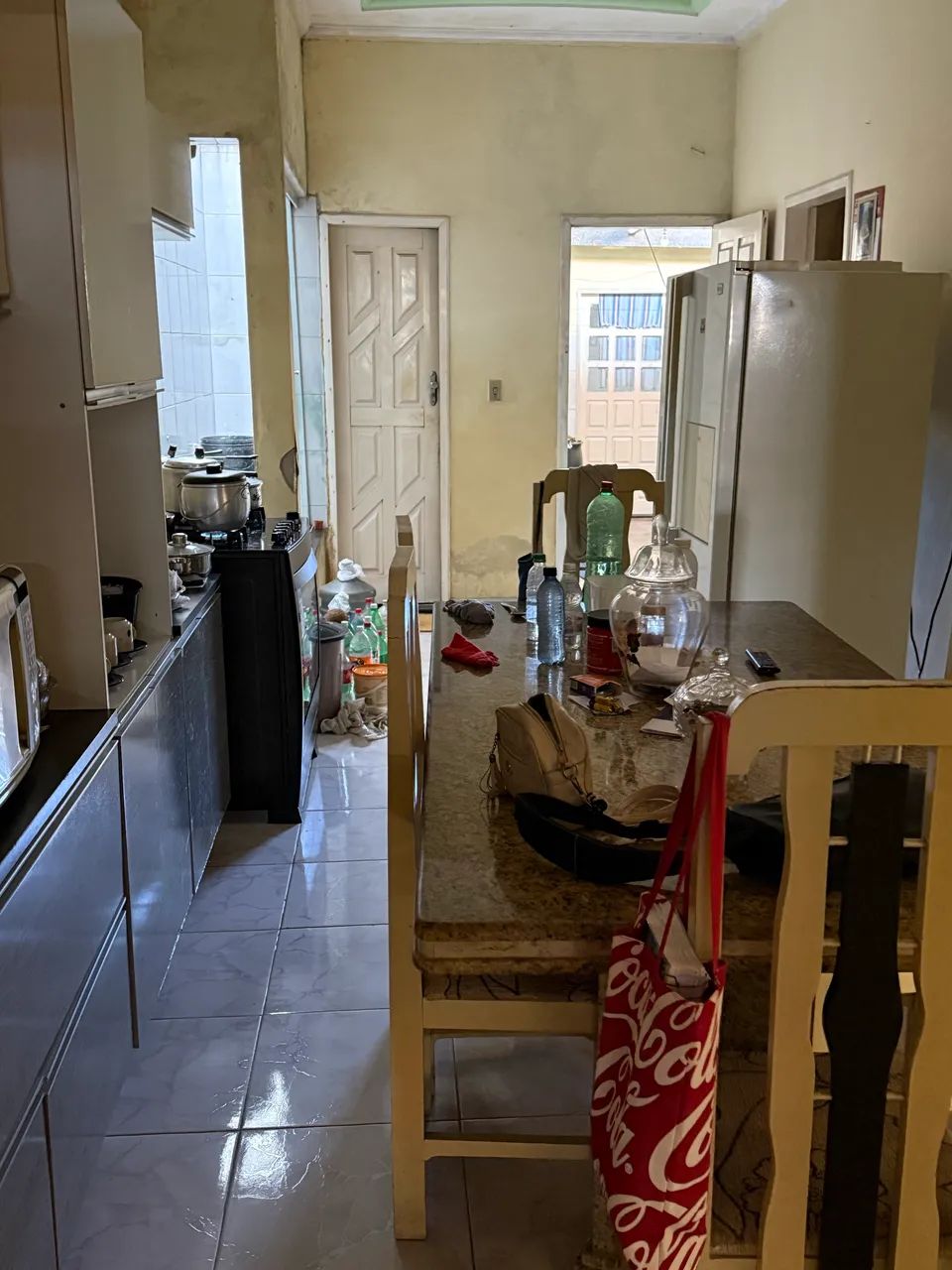 Vende-se está casa.