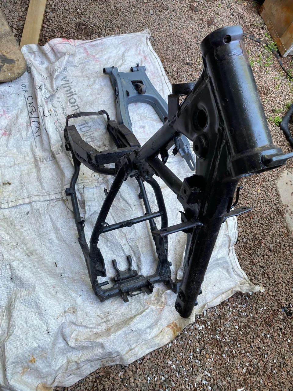 Vendo quadro da XT 225 moto de trilha  - Foto 2