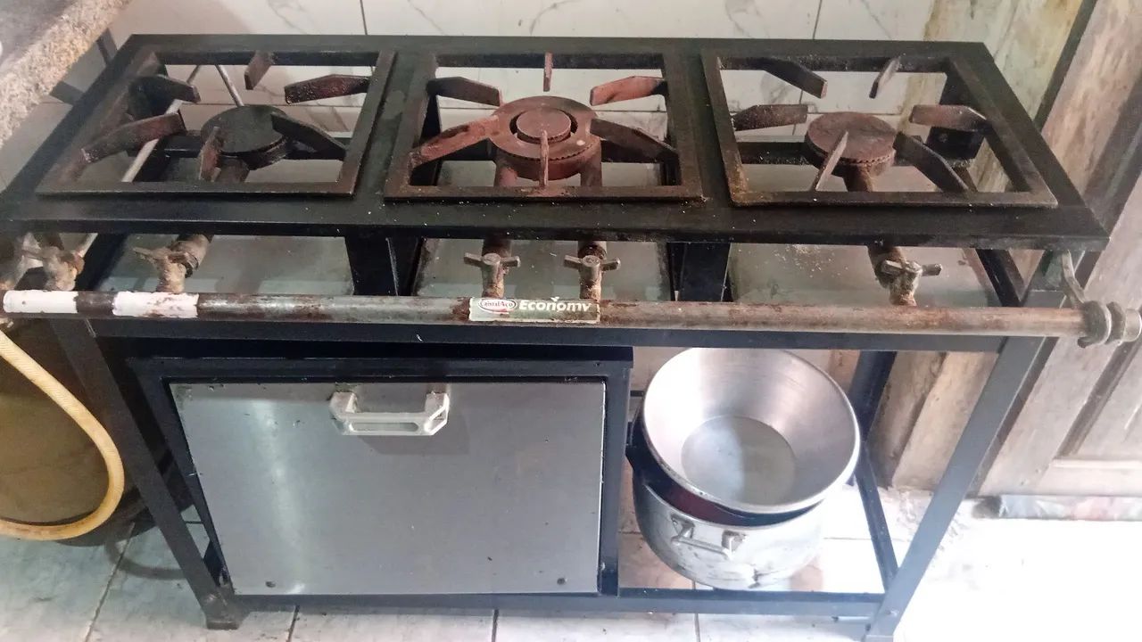 Fogão industrial 3 bocas com forno 
